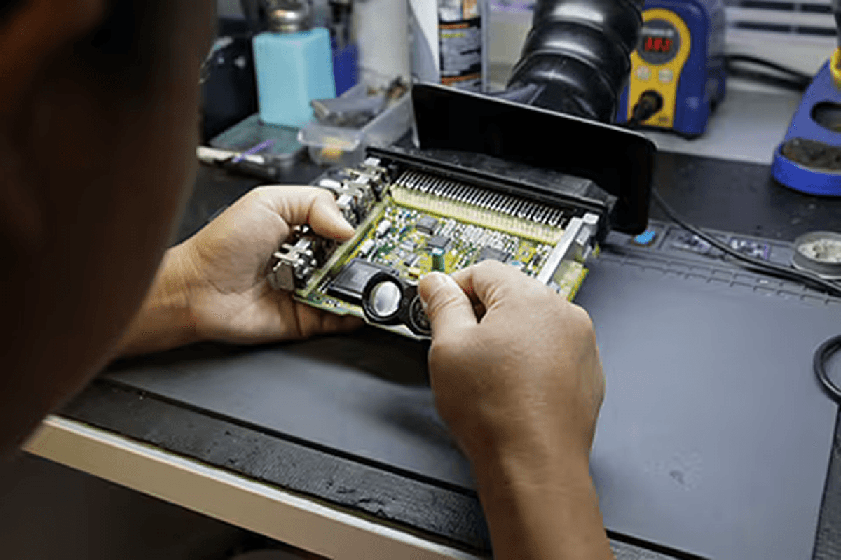 Comprehensive ECU network diagnostics and troubleshooting at Auto Airbag & Electrical Specialist.