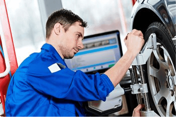 The expert automotive diagnostic team at Auto Airbag & Electrical Specialist in Milwaukee.